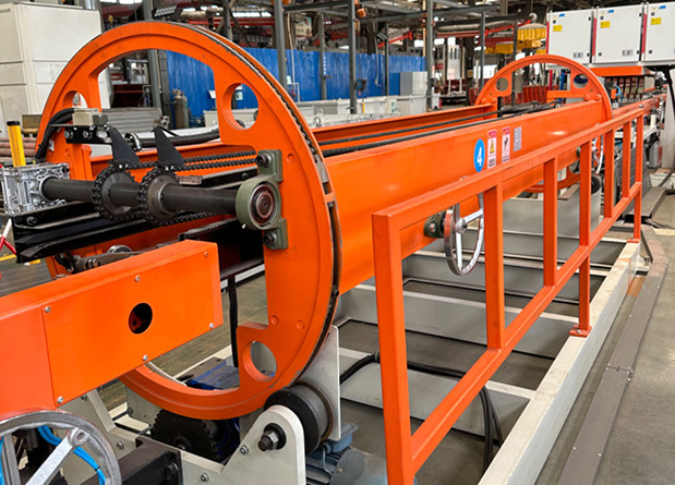 Automatic closing machine Automatic closing machine